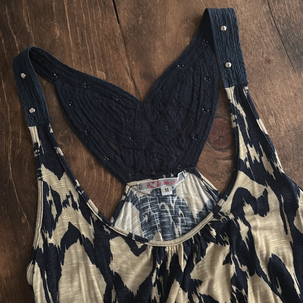 Women’s Summer Tank - Picture 2 of 4